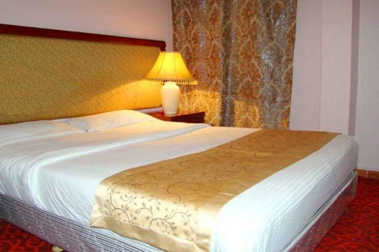 Hotel Montparnasse à Oran Extérieur photo