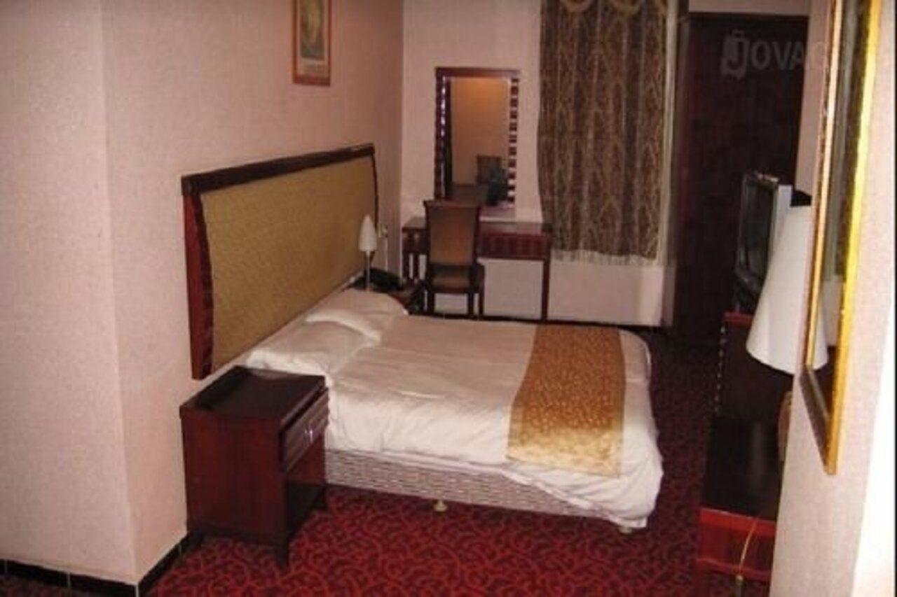 Hotel Montparnasse à Oran Extérieur photo