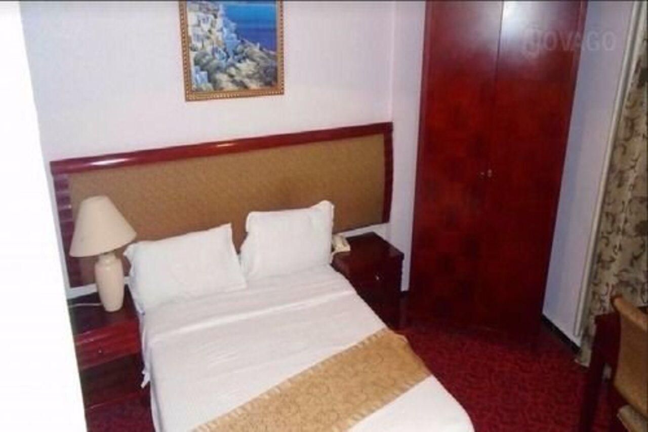 Hotel Montparnasse à Oran Extérieur photo