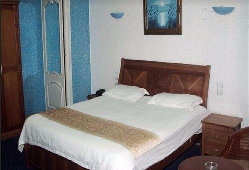 Hotel Montparnasse à Oran Extérieur photo